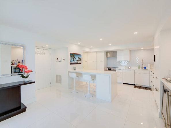 1 Las Olas Circle 1102, Fort Lauderdale FL 33316
