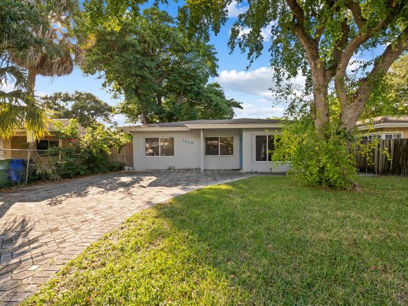 1213 NW 7th Avenue, Fort Lauderdale FL 33311