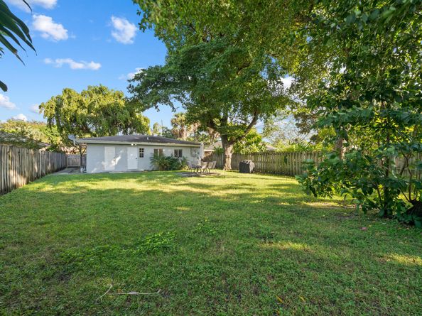 1213 NW 7th Avenue, Fort Lauderdale FL 33311