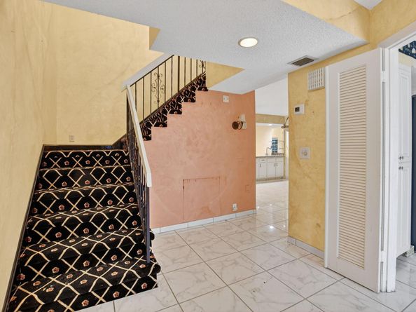 6758 Canary Palm Circle, Boca Raton FL 33433