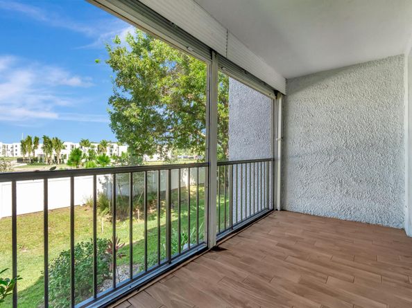 4248 Deste Court 202, Lake Worth FL 33467