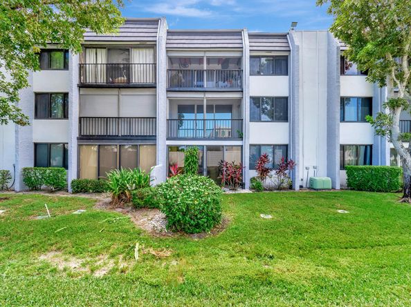 4248 Deste Court 202, Lake Worth FL 33467