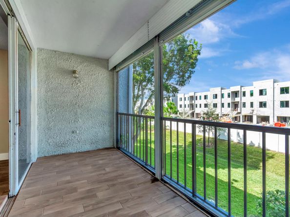 4248 Deste Court 202, Lake Worth FL 33467