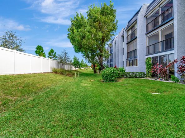 4248 Deste Court 202, Lake Worth FL 33467