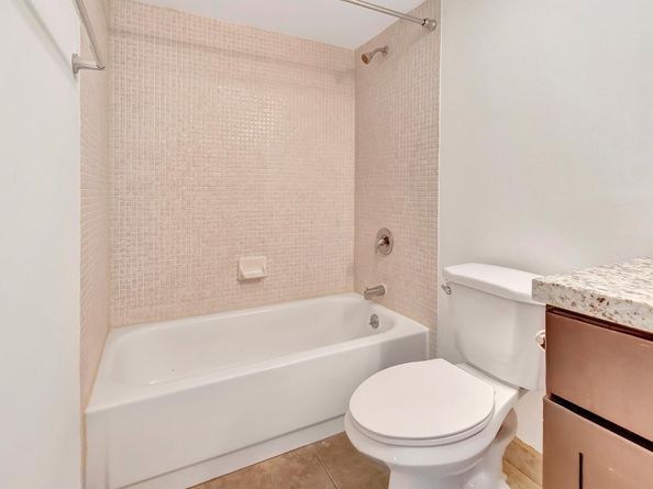 4248 Deste Court 202, Lake Worth FL 33467