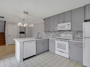 1903 Stratford Way, West Palm Beach FL 33409