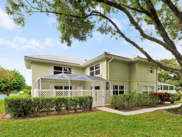 1903 Stratford Way, West Palm Beach FL 33409