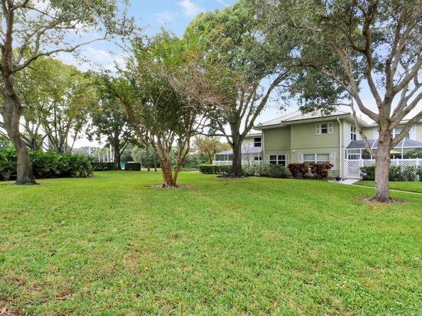 1903 Stratford Way, West Palm Beach FL 33409