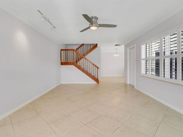 1903 Stratford Way, West Palm Beach FL 33409