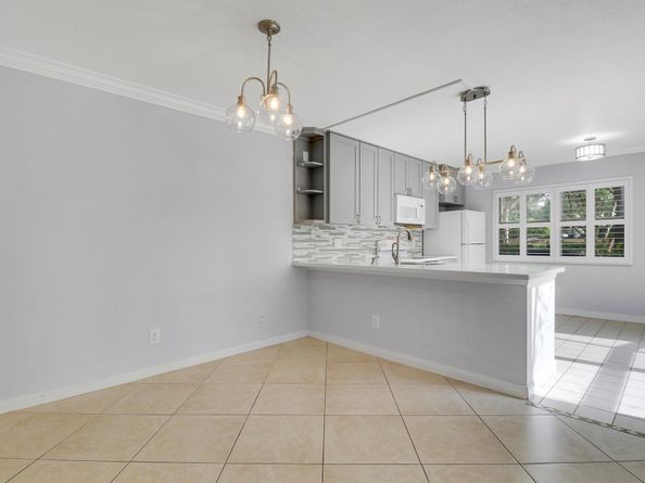 1903 Stratford Way, West Palm Beach FL 33409