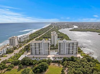 2121 N Ocean Boulevard