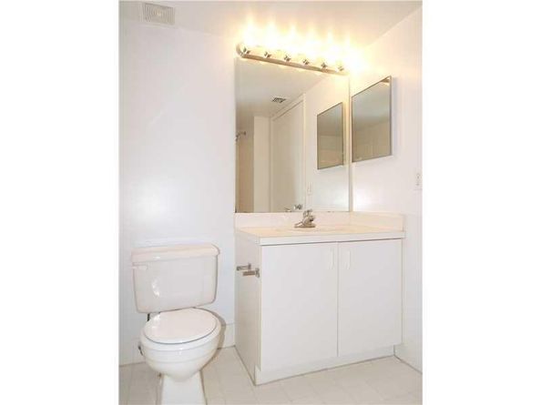 741 N Pine Island Rd 214, Plantation FL 33324