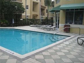 741 N Pine Island Rd 214, Plantation FL 33324