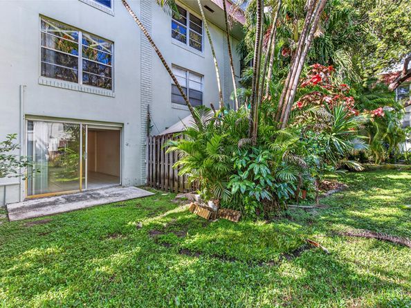 809 W Oakland Park Blvd J5, Oakland Park FL 33311