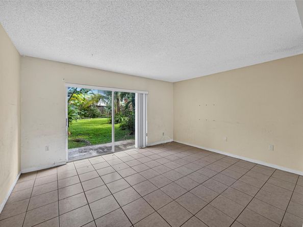 809 W Oakland Park Blvd J5, Oakland Park FL 33311