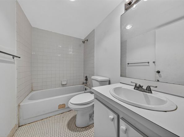 809 W Oakland Park Blvd J5, Oakland Park FL 33311