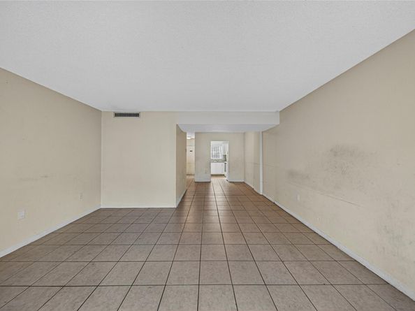 809 W Oakland Park Blvd J5, Oakland Park FL 33311