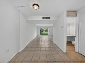 809 W Oakland Park Blvd J5, Oakland Park FL 33311