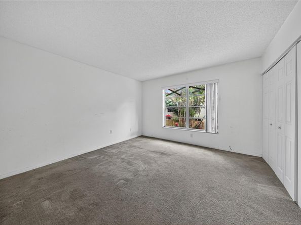 809 W Oakland Park Blvd J5, Oakland Park FL 33311