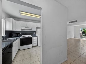 809 W Oakland Park Blvd J5, Oakland Park FL 33311