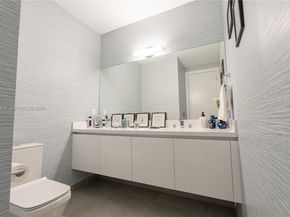 Undisclosed Address #A11918418, Weston FL 33326