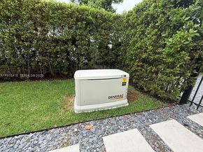 Undisclosed Address #A11918418, Weston FL 33326