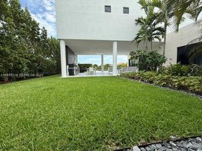 Undisclosed Address #A11918418, Weston FL 33326