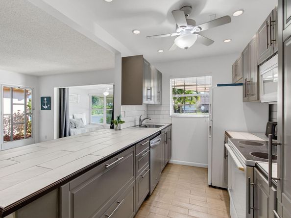 1382 High Point Way NE C, Delray Beach FL 33445