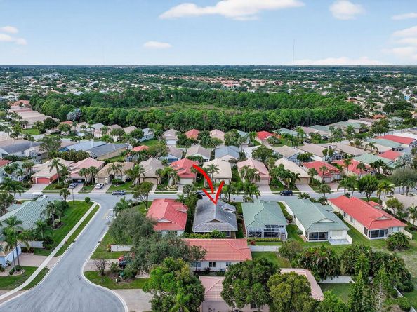 8070 Bellafiore Way, Boynton Beach FL 33472