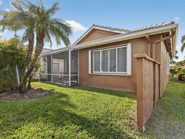 8070 Bellafiore Way, Boynton Beach FL 33472