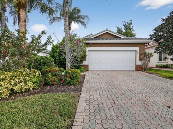 8070 Bellafiore Way, Boynton Beach FL 33472