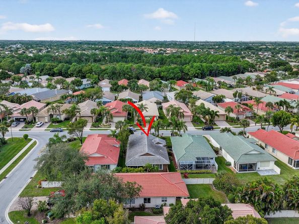 8070 Bellafiore Way, Boynton Beach FL 33472
