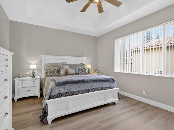 8070 Bellafiore Way, Boynton Beach FL 33472