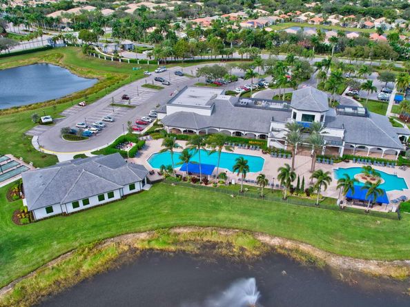 8070 Bellafiore Way, Boynton Beach FL 33472