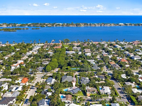 5402 Canyon Trail, West Palm Beach FL 33405