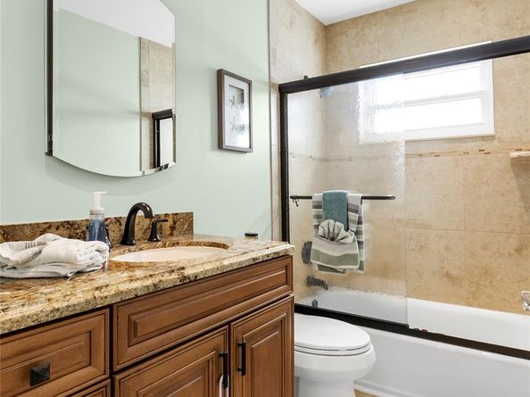 1310 SW 57th Ave, Plantation FL 33317