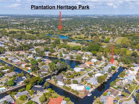 1310 SW 57th Ave, Plantation FL 33317