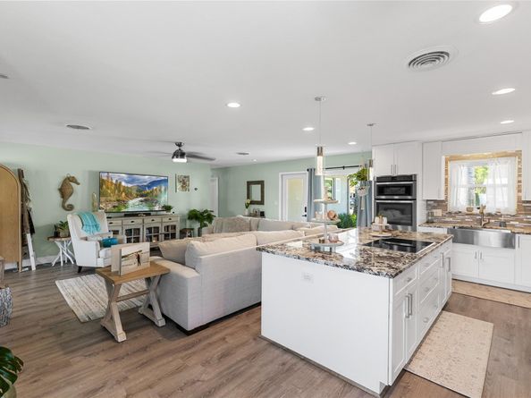 1310 SW 57th Ave, Plantation FL 33317