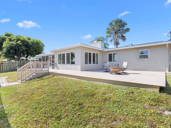 1310 SW 57th Ave, Plantation FL 33317