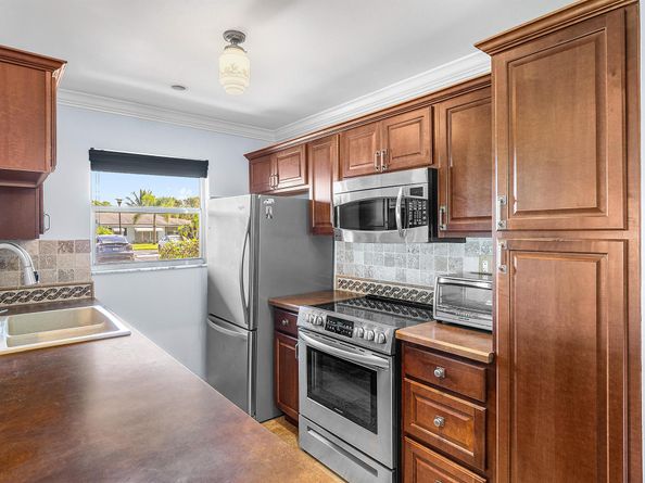 510 High Point Drive D, Delray Beach FL 33445