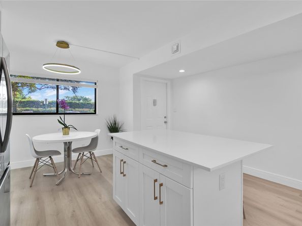 15461 Pembridge 112 Drive 112, Delray Beach FL 33484