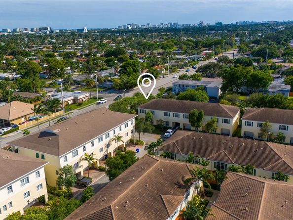 122 SW 7th Ct 122, Pompano Beach FL 33060