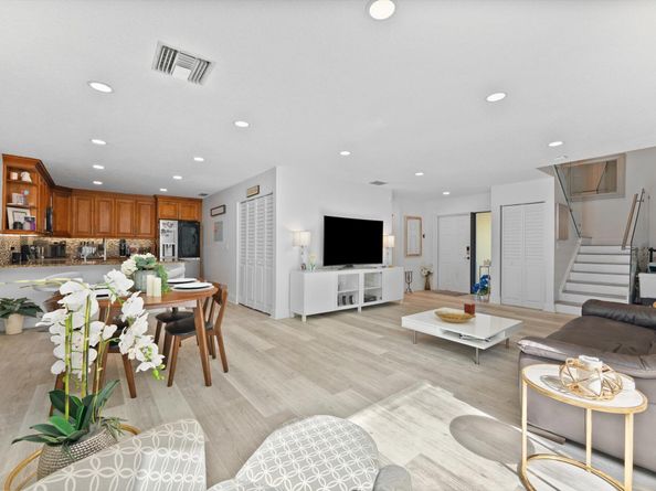 1701 NW 107th Terrace, Plantation FL 33322