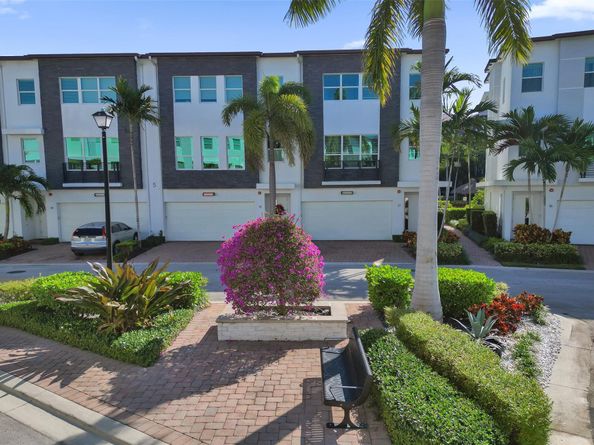 2900 NE 12th Ter 17, Oakland Park FL 33334