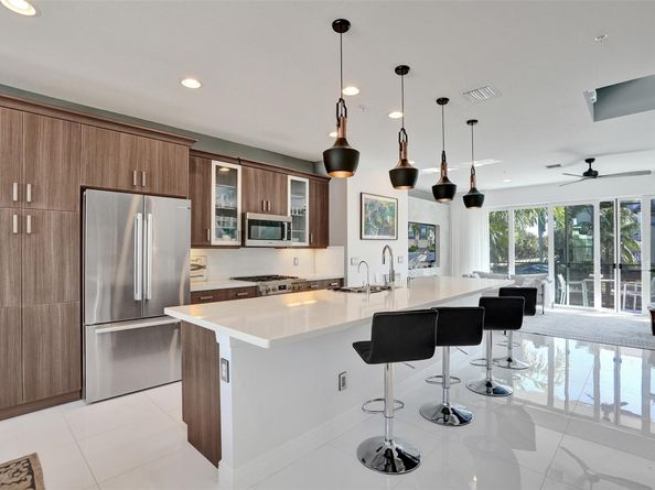 2900 NE 12th Ter 17, Oakland Park FL 33334