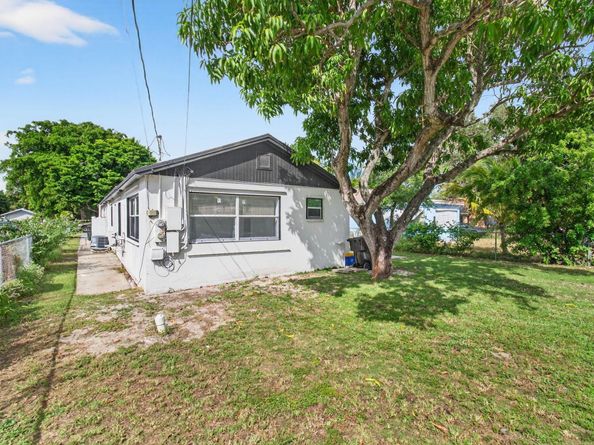 614 N E Street, Lake Worth Beach FL 33460