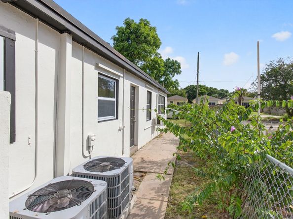 614 N E Street, Lake Worth Beach FL 33460