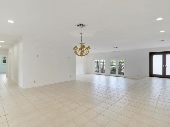 3040 NE 40th Street, Fort Lauderdale FL 33308