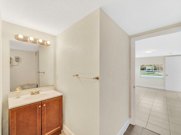 1412 NE 25th Ct, Pompano Beach FL 33064