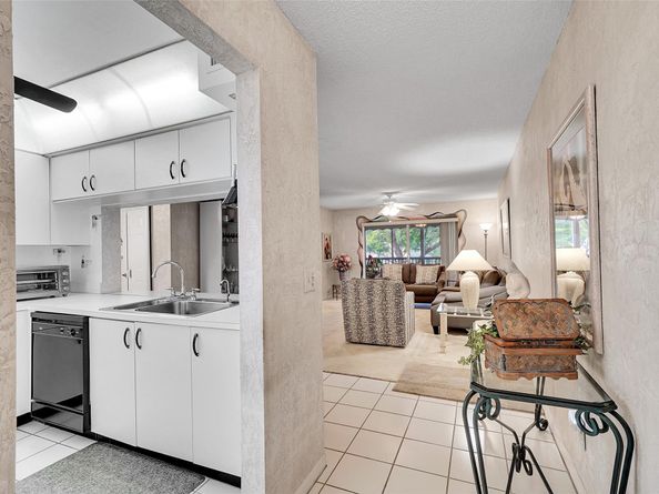 10368 NW 24th Pl 204, Sunrise FL 33322